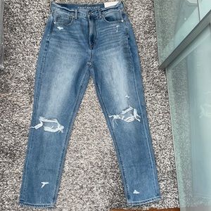 NWT American Eagle Outfitters Mom Jean